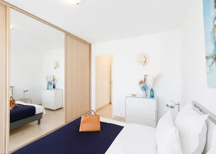 On La Croisette Fabulous Sea View 1 Bed *