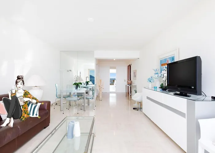 On La Croisette Fabulous Sea View 1 Bed *
