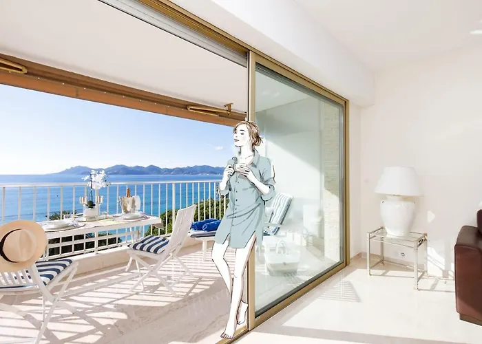 On La Croisette Fabulous Sea View 1 Bed Appartement Cannes