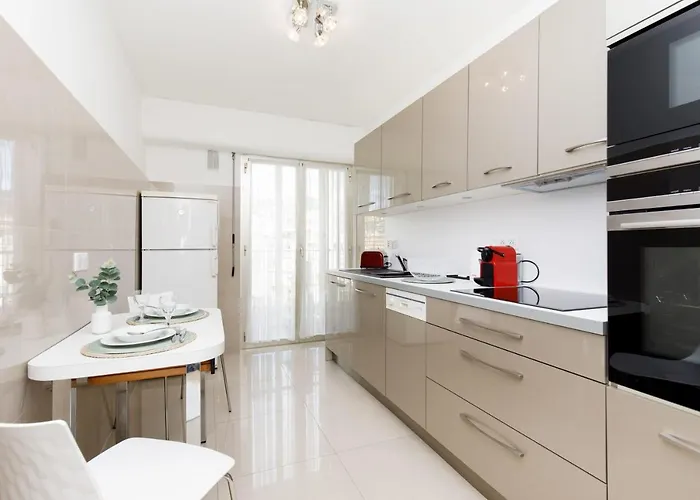 On La Croisette Fabulous Sea View 1 Bed Cannes