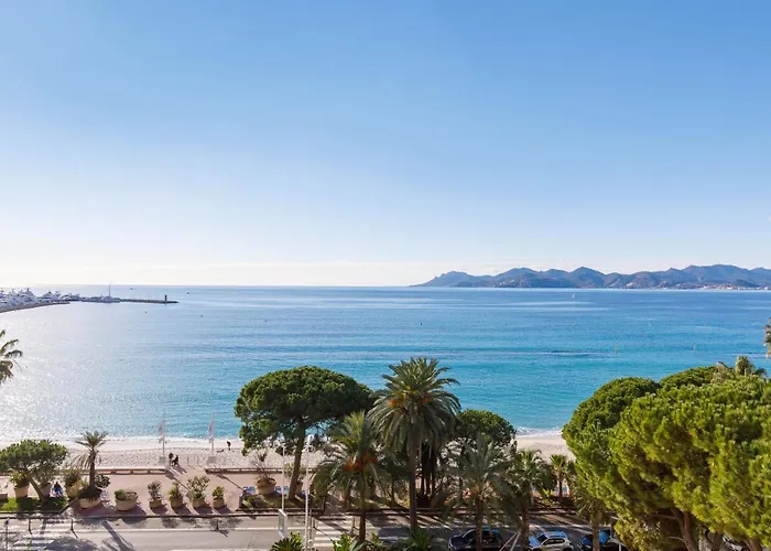 On La Croisette Fabulous Sea View 1 Bed Cannes